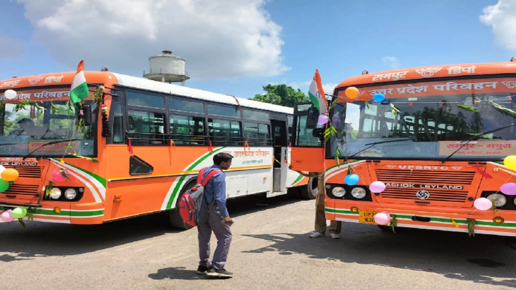 Radha Vallabh mandir by bus 